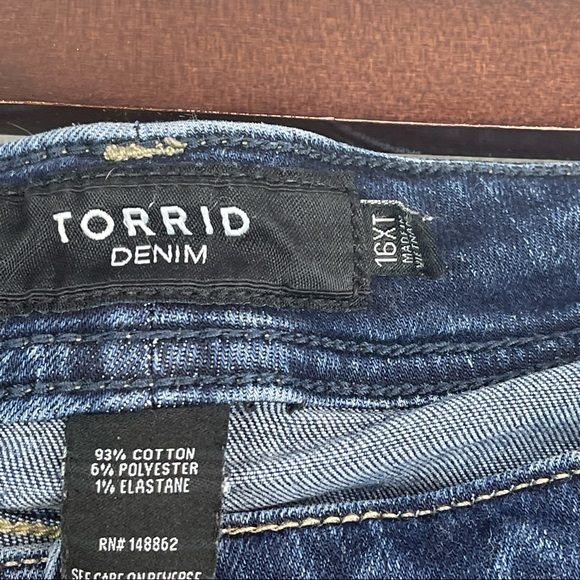 Torrid Midfit Super Skinny Jean EUC Size 16 - Picture 6 of 8